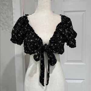 American Eagle Outfitters Black Floral Crop Top